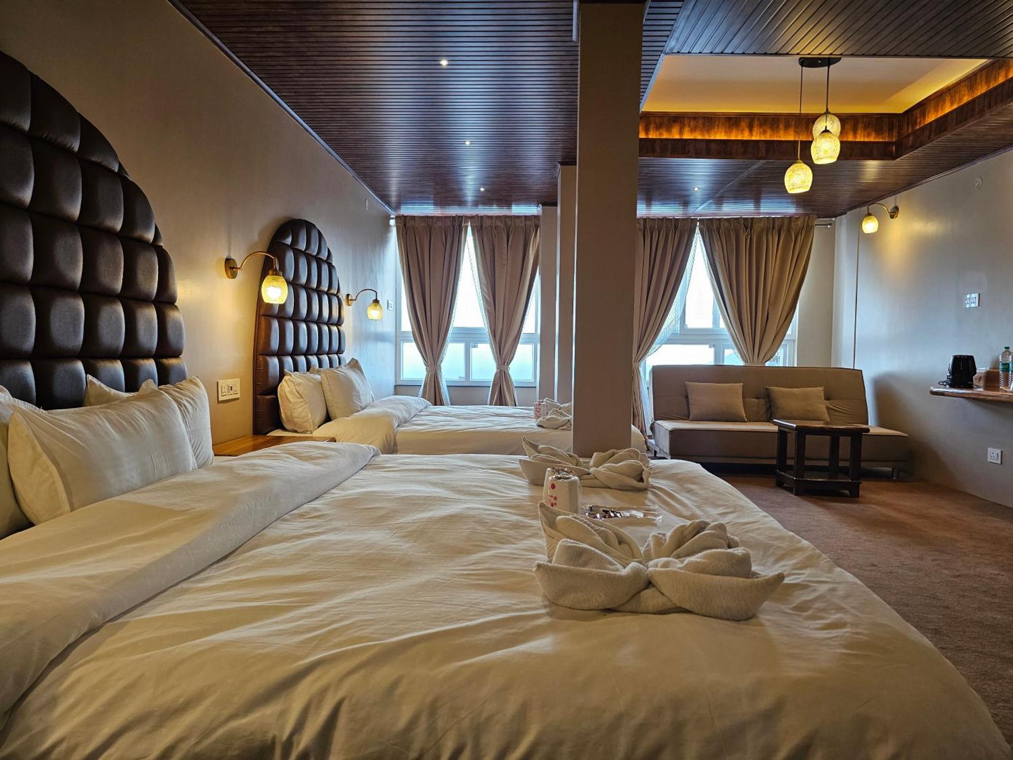 Hotel Golden Orchid 5*
